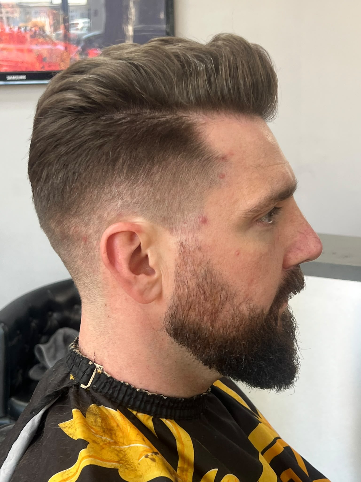 Men's grooming and beard trim at VIP Unisex Hair Salon